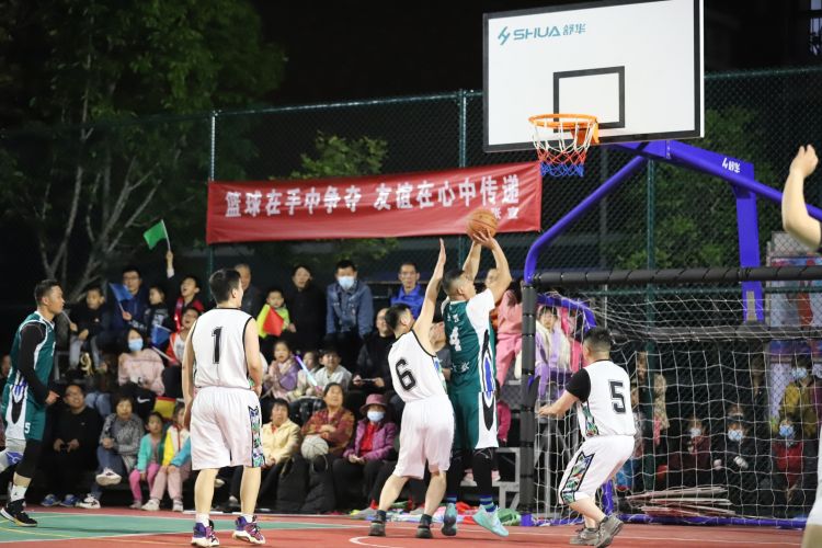 些爽服的装 些爽服的装