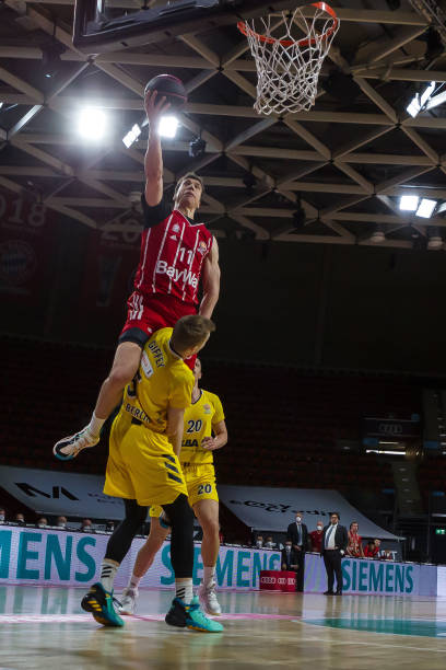 足球场上的 足球场上的